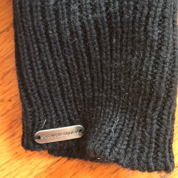 BUNDLE: Steve Madden black gloves & Target scarf - Picture 7 of 13